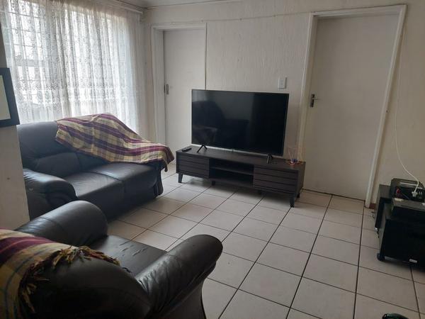 Apartment / Flat For Rent in Roodekrans, Roodepoort